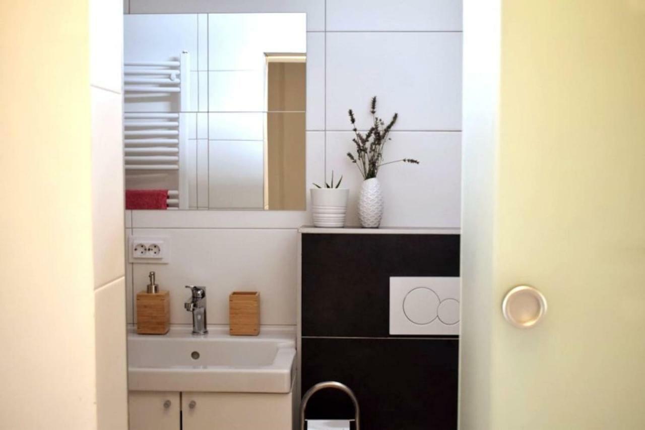 Vila Velebita, Sweet Cozy Appartement :) Zagreb Exteriör bild