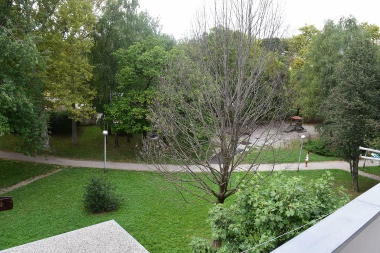 Vila Velebita, Sweet Cozy Appartement :) Zagreb Exteriör bild